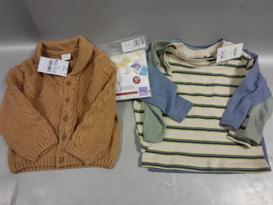 APPROXIMATELY 20 ASSORTED CHILDRENS CLOTHING PRODUCTS IN AGES RANGING FROM 0-5YRS 