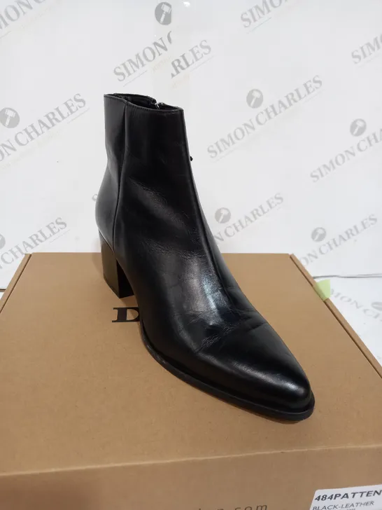 BOXED PAIR OF DUNE LONDON POINTED TOE LOW BLOCK HEEL ANKLE BOOTS IN BLACK SIZE 7