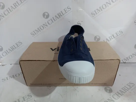 BOXED VICTORIA MARINO NAVY SHOES - SIZE 39