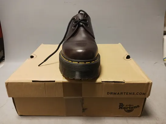 BOXED PAIR OF DR MARTENS 1461 QUAD SHOES IN BURGUNDY UK SIZE 10