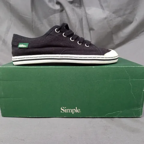 BOXED PAIR OF SIMPLE SATIRE CANVAS SNEAKERS IN BLACK SIZE 4