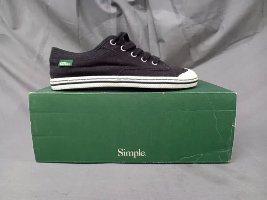 BOXED PAIR OF SIMPLE SATIRE CANVAS SNEAKERS IN BLACK SIZE 4