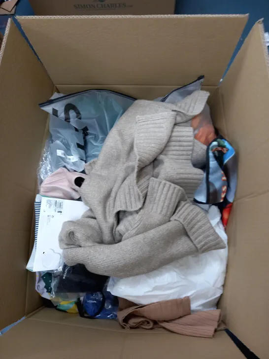 BOX OF ASSORTED CLOTHING TO INCLUDE TOPS, DRESSES, SOCKS, JUMPERS ETC