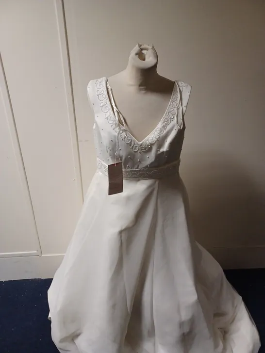 A.C COLLECTION PEARL AND SEQUIN LACED WEDDING DRESS SIZE 12-14