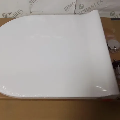 SEALED D-SHAPED TOILET SEAT