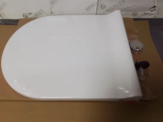 SEALED D-SHAPED TOILET SEAT