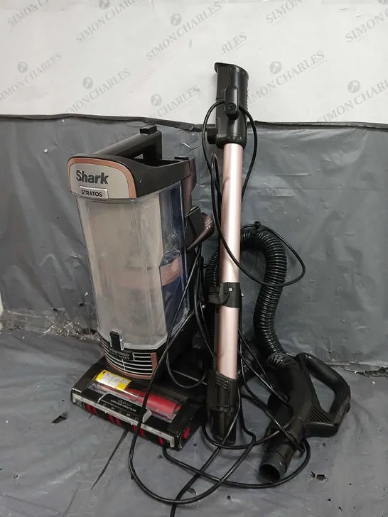 SHARK STRATOS UPRIGHT CORDED VACUUM CLEANER WITH ANTI-HAIR WRAP, POWERED LIFTAWAY TECHNOLOGY - NZ860UKT