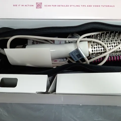 BOXED SHARK SMOOTHSTYLE HOT BRUSH & SMOOTHING COMB