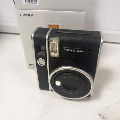 BOXED FUJI FILM INSTAX MINI 40 INSTANT CAMERA