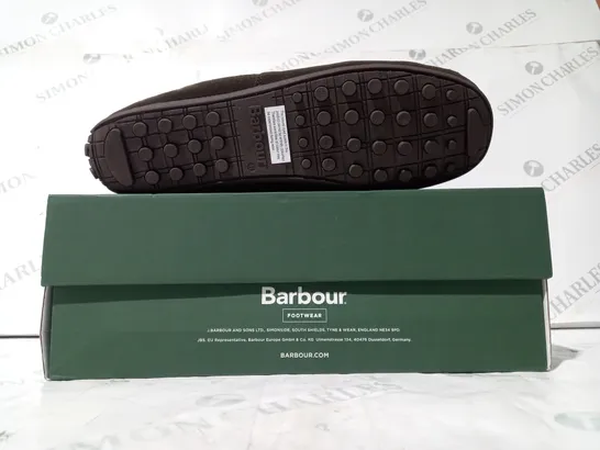 BOXED PAIR OF BARBOUR MARTIN SLIPPERS IN BROWN UK SIZE 8