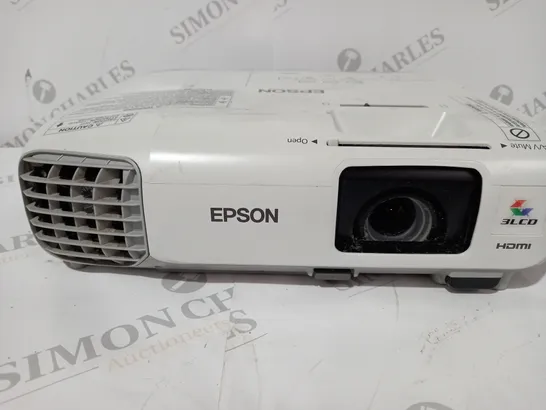 EPSON EB-X27 LCD DESKTOP PROJECTOR