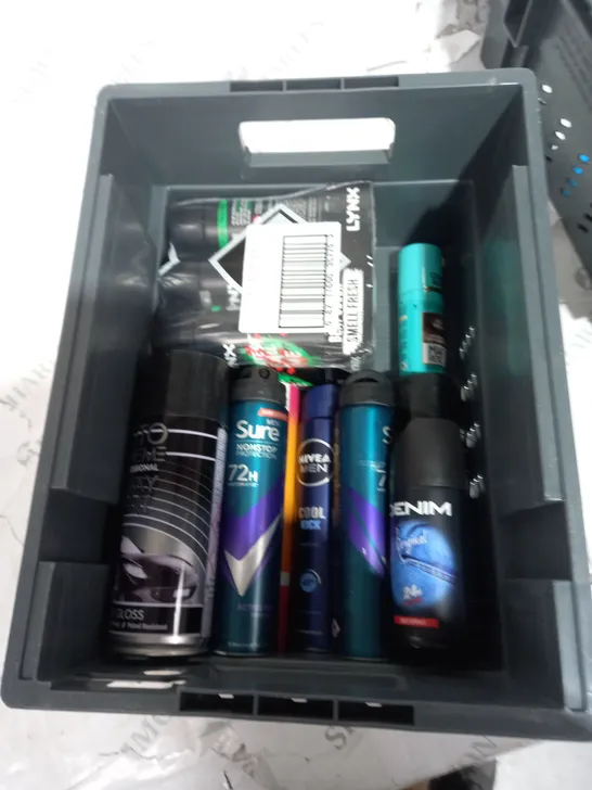 APPROXIMATELY 10 ASSORTED AEROSOL ITEMS TO INCLUDE HAIR SPRAY, DEODORANT, SPRAY PAINT ETC - COLLECTION ONLY 