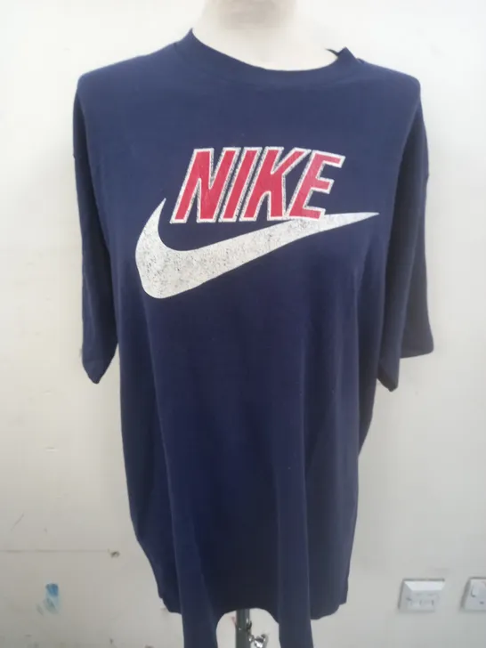 NIKE VINTAGE NAVY T-SHIRT - SIZE UNSPECIFIED