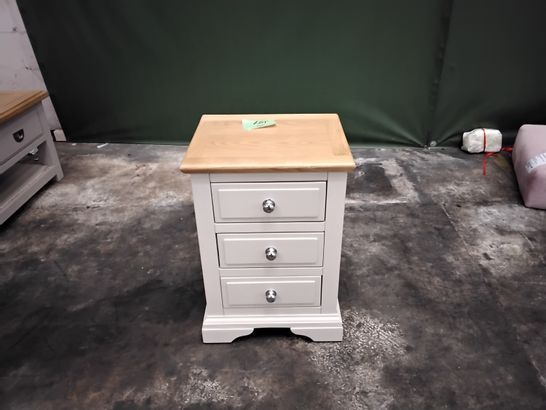QUALITY ASPEN GREY WITH OAK EFFECT BEDSIDE CABINET WITH 3 DRAWERS 