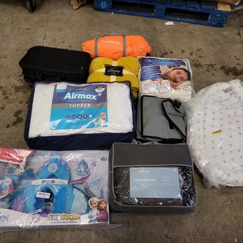 PALLET OF A SIGNIFICANT QUANTITY OF ASSORTED ITEMS TO INCLUDE FISHER PRICE DISNEY FROZEN ELSAS PALACE, BEDSURE WEIGHTED BLANKET AND SILENT NIGHT AIRMAX MATTRESS TOPPER