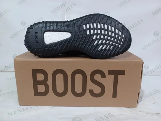 BOXED PAIR OF ADIDAS YEEZY BOOST 350 V2 SHOES IN GREY UK SIZE 8