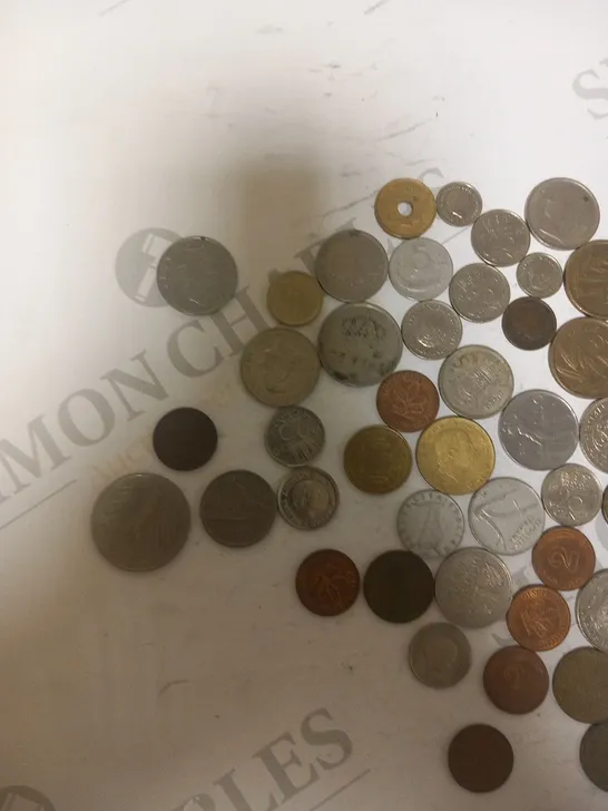 LARGE COLLECTION OF ASSORTED COINS FROM AROUND THE GLOBE TO INCLUDE; COLLECTIONS OF SPANISH, EURO, BUNDES REPUBLIK DEUTSCHLAND,ITALIAN, JULIAN KONINGIN DER NEDERLANDEN AND BELGIE