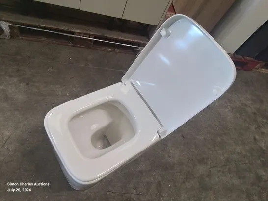 DESIGNER TOILET WITH SOFT CLOSE SEAT 