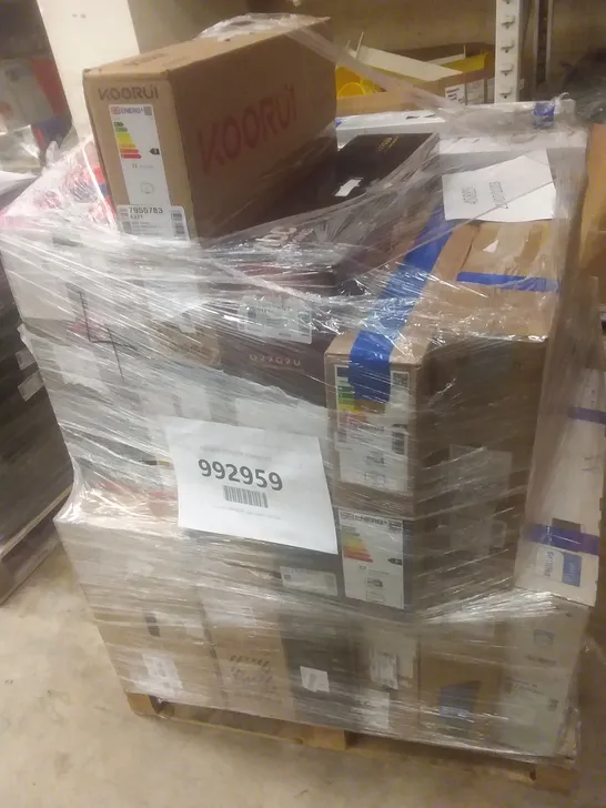 PALLET OF APPROXIMATELY 18 ASSORTED MONITORS INCLUDING 