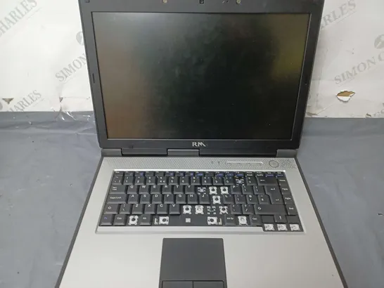 RM	MOBILE ONE	15 INCH	CELERON DUAL-CORE T3000 1.80GHZ