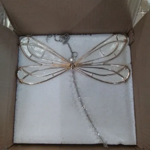 BOXED CRYSTAL DRAGONFLY WALL DECOR PIECE 