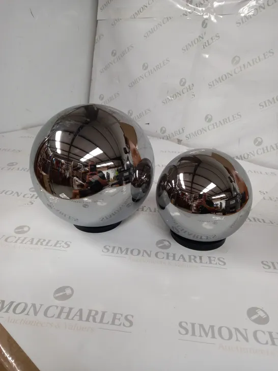 BOXED KELLY HOPPEN SET OF 2 INDOOR OUTDOOR PRELIT GLASS DECOR - REFLECTIVE ORBS