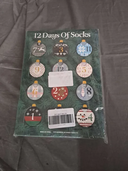 BOXED MUK-LUKS 12 DAY OF SOCKS ADVENT CALENDER SIZE WOMEN 4-9