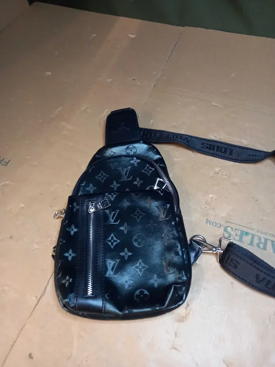 LOUIS VUITTON CROSS BODY BAG 