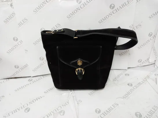 ASHWOOD BLACK HANDBAG WITH FRONT POCKET 