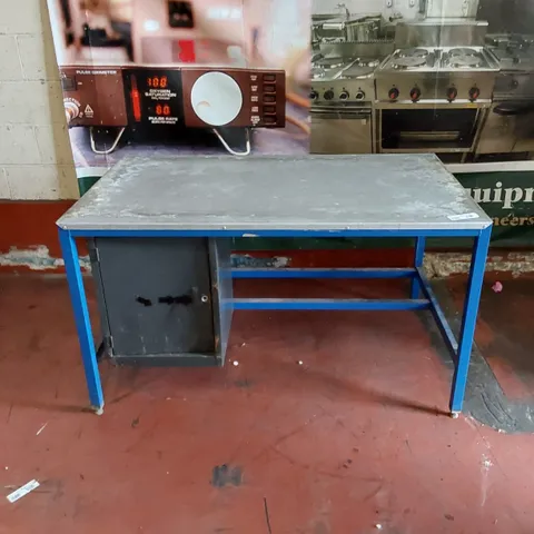 LARGE METAL WAREHOUSE WORK BENCH