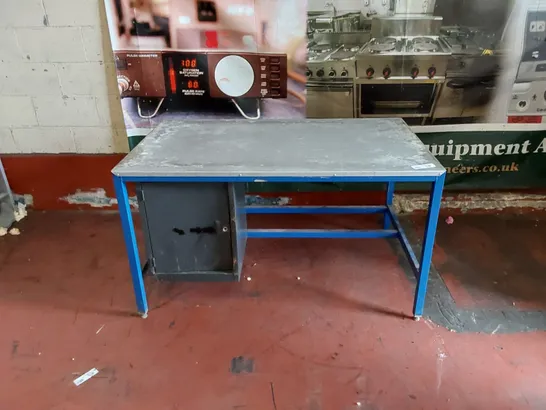 LARGE METAL WAREHOUSE WORK BENCH