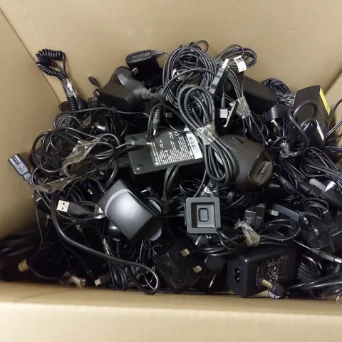 LOT OF APPROX. 70 MIXED CHARGERS INCLUDING LAPTOP POWER CABLES