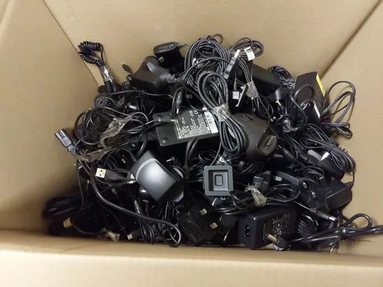 LOT OF APPROX. 70 MIXED CHARGERS INCLUDING LAPTOP POWER CABLES