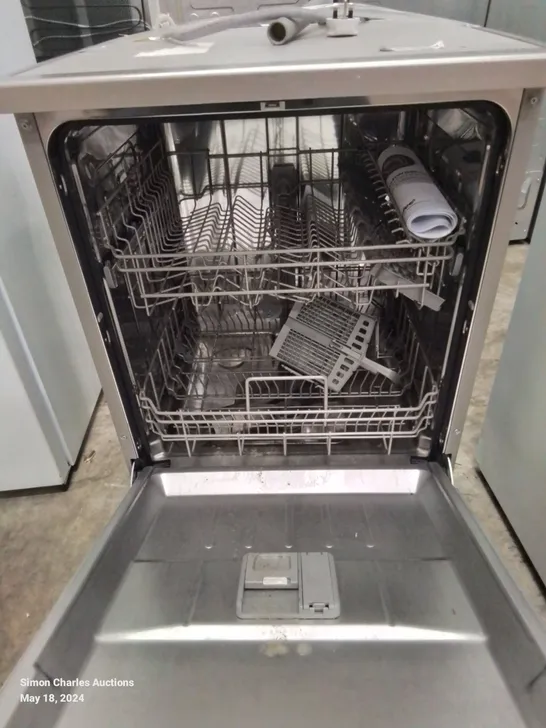 COMFEE' FREESTANDING DISHWASHER STAINLESS STEEL - COLLECTION ONLY 