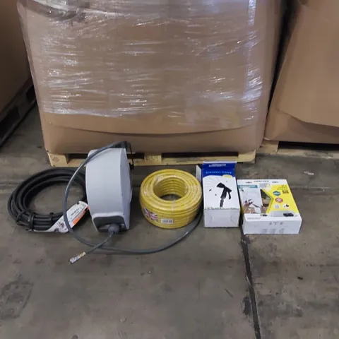 PALLET OF ASSORTED ITEMS INCLUDING: HOSE PIPES, PRESSURE WASHER 