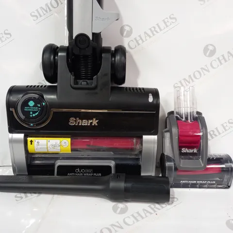 SHARK STRATOS ANTI HAIR WRAP PET PRO VACUUM CLEANER