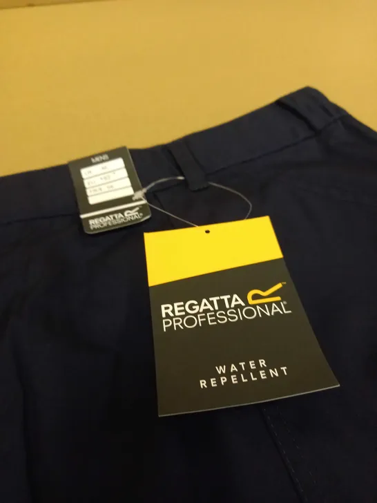 REGATTA WATER REPELLENT NAVY SHORTS - 46"