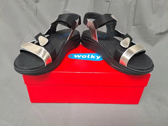 BOXED PAIR OF WOLKY OPEN TOE SANDALS IN METALLIC GOLD EU SIZE 40