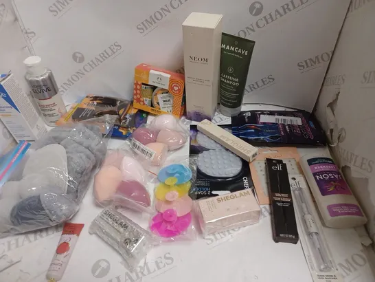 APPROXIMATELY 20 ASSORTED HEALTH AND BEAUTY PRODUCTS INCLUDING SHEGLAM, NEOM, THE BODY SHOP, CERA VE