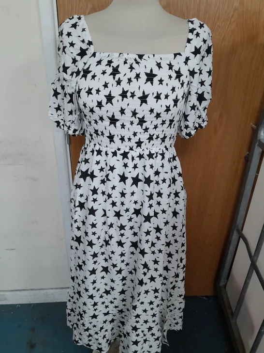 SCAMP&DUDE SHIRRED BLOUSON MIDI DRESS IN IVORY WITH BLACK STAR AND LIGHTENING PATTERN SIZE 10