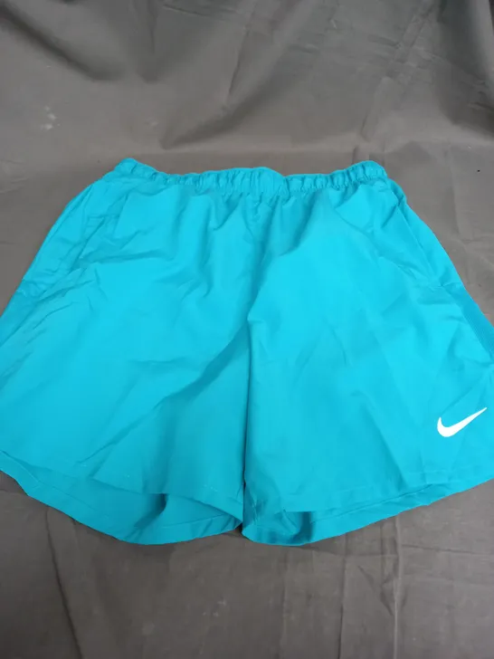 NIKE DRI FIT CHALLENGER LIGHT BLUE SHORTS - MEDIUM