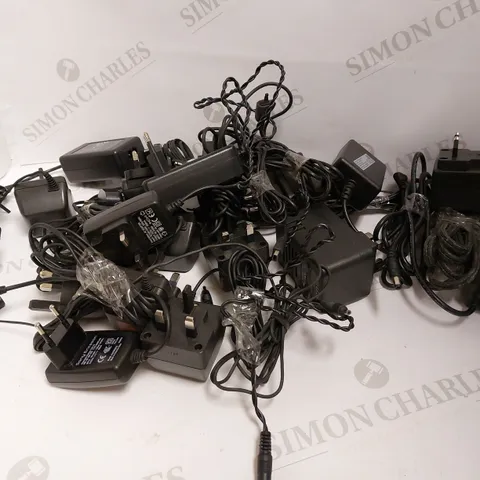 LOT OF APPROX. 20 MIXED CHARGERS