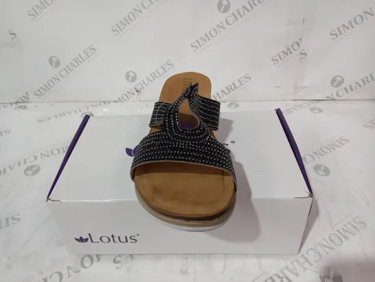 LOTUS BLACK STUDDED SLIPPER SIZE 42 