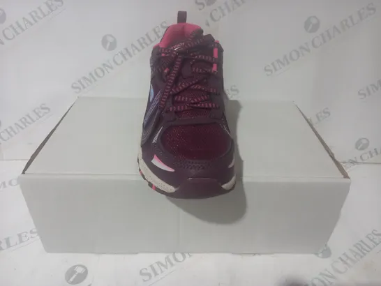 BOXED PAIR OF SKECHERS MEMORY FOAM TRAIL SHOES IN BERRY COLOUR SIZE 6