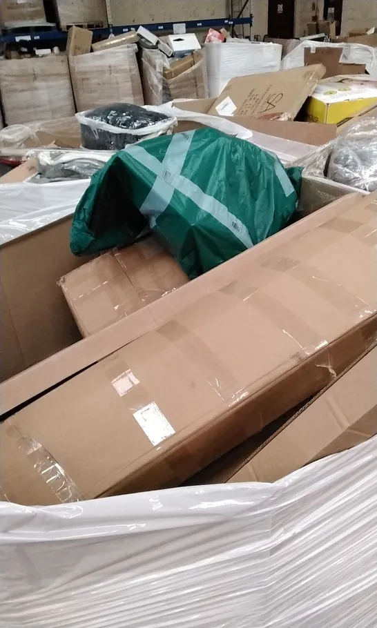 PALLET OF ASSORTED ITEMS INCLUDING DOOR BRACE, ROLLER BLIND, BUBBLE WRAP, DOORMAT AND FAUCET KIT