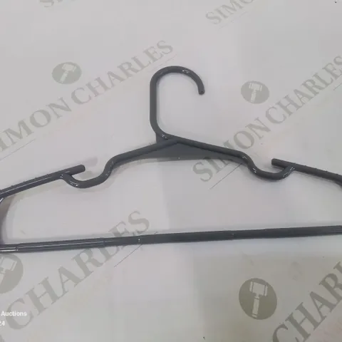 LARGE AMOUNT OF KIDS PLASTIC COAT HANGERS 