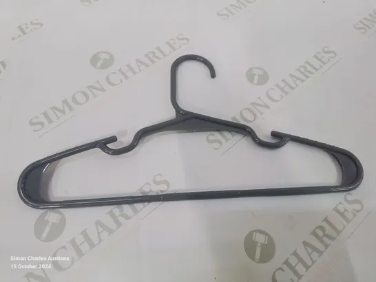 LARGE AMOUNT OF KIDS PLASTIC COAT HANGERS 