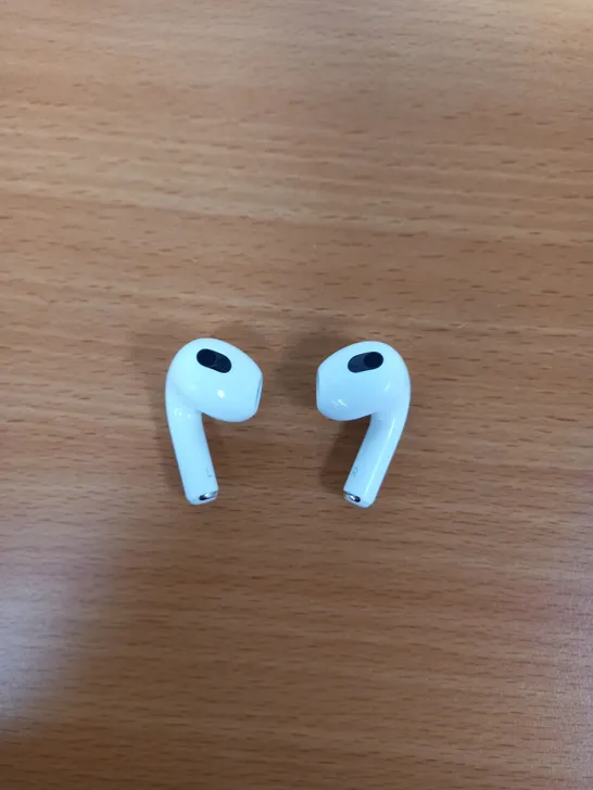 APPLE AIRPOD 3RD GENERATION