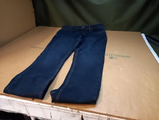 PAIR OF SKINNY DEMIN JEANS W36 L32