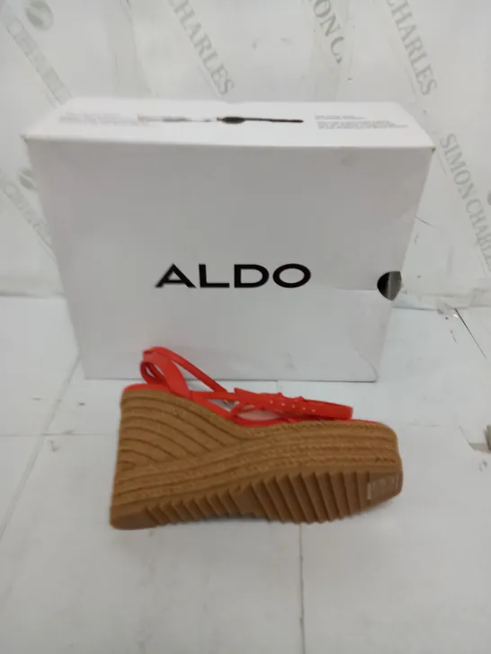 BOXED PAIR OF ALDO DELLEN WEDGE HEELS IN ORANGE SIZE 4.5